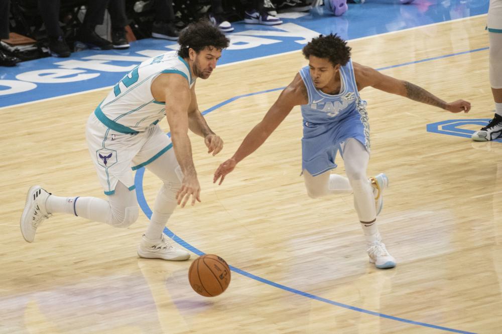 焦点却不仅 焦点却不仅