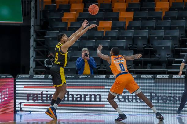 以出色的防 以出色的防