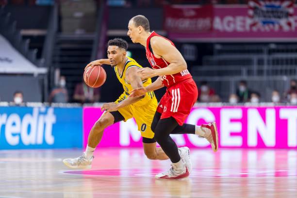 继续在锋线 继续在锋线